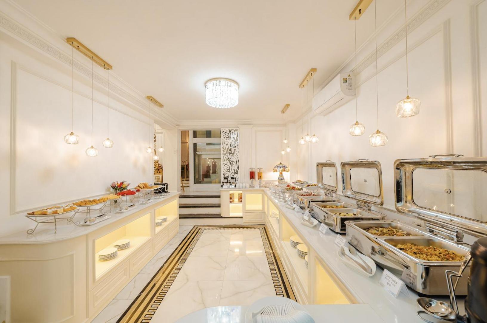 Delina Castle Coffee & Hotel