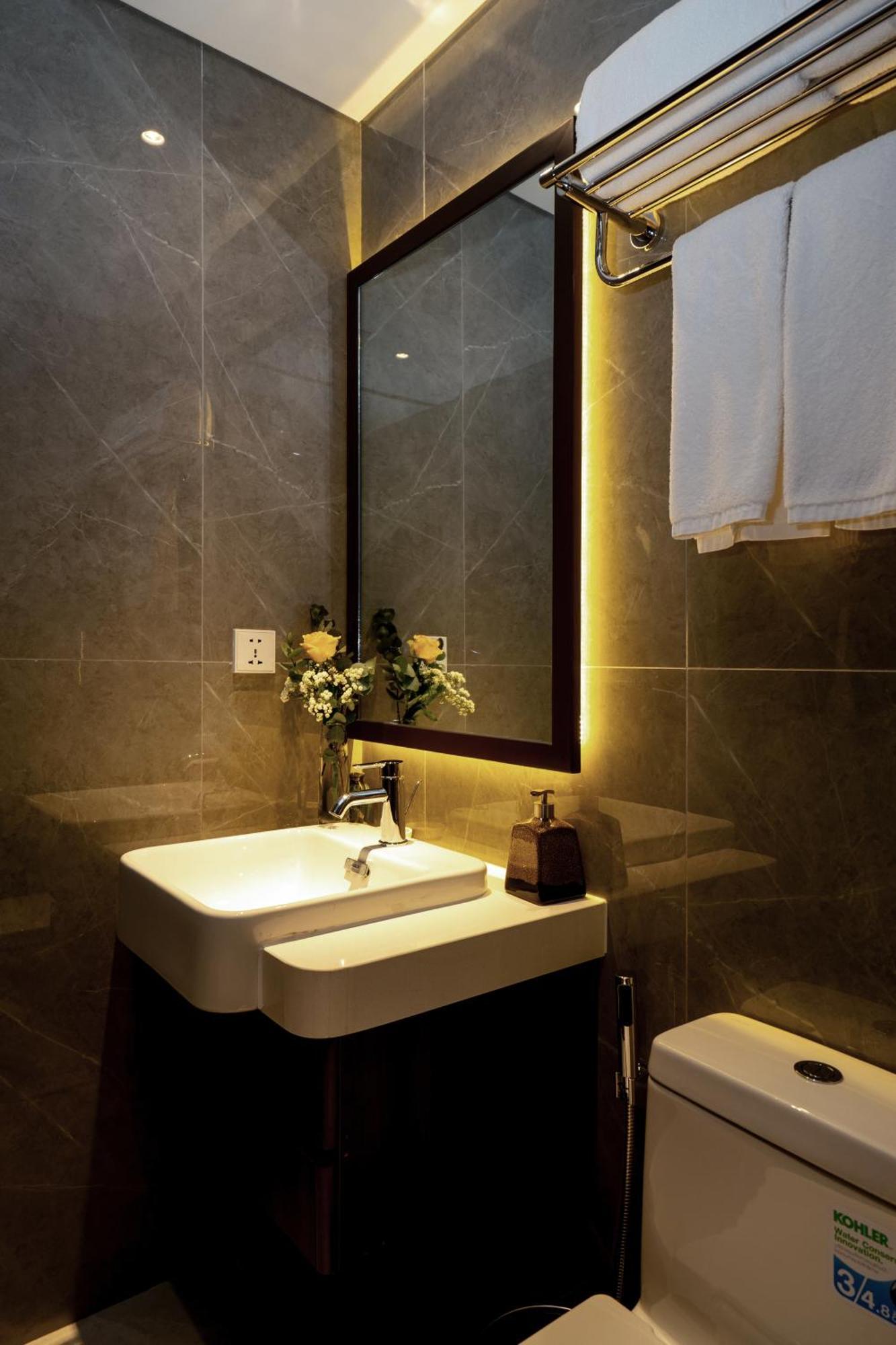 H-vista - The Gloria Nguyen Hong Apartment Hanoi