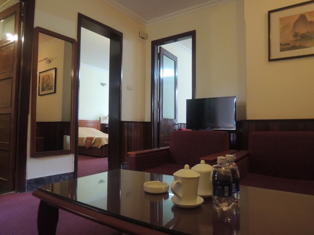 Army 3* Hanoi