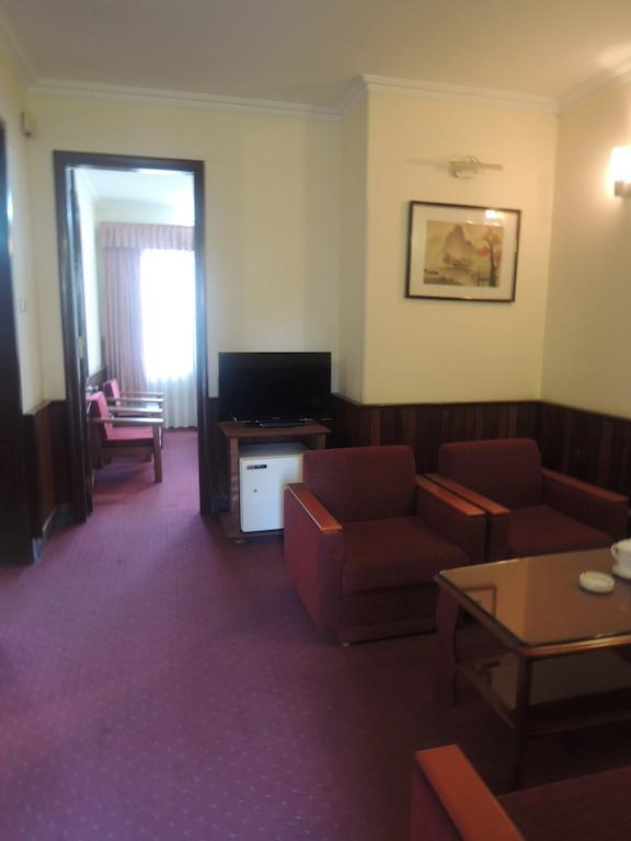 Hotel Army