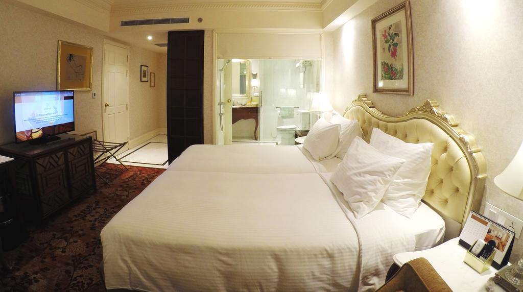 Apricot Hotel 5*