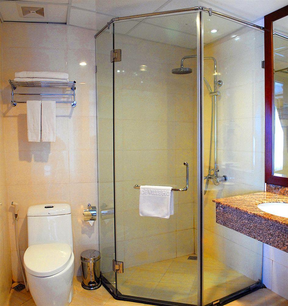 Hotel De Legend 2*