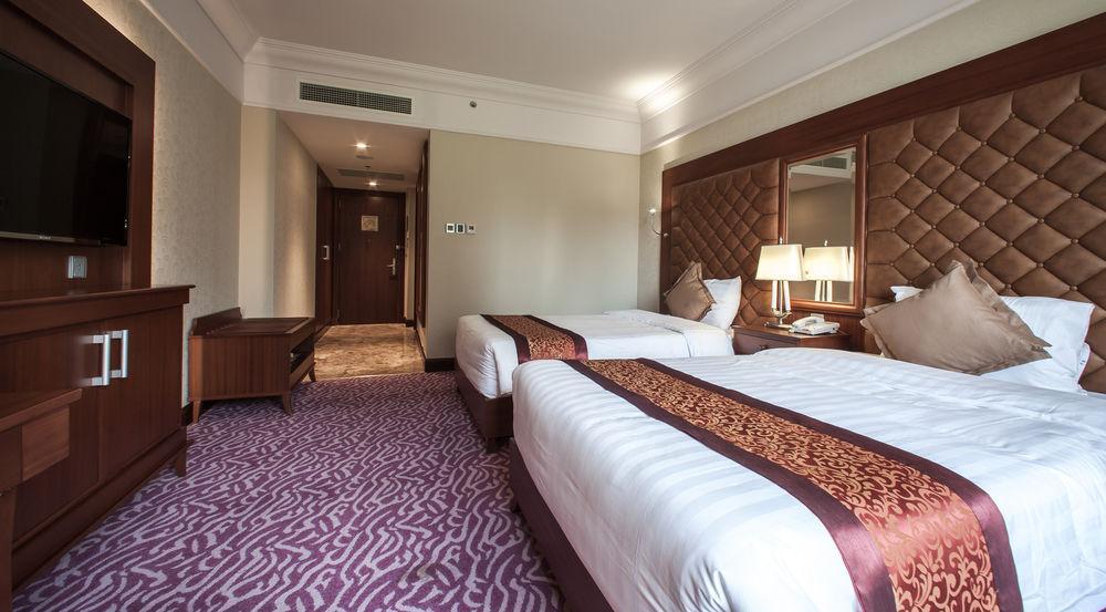 Hotel Army