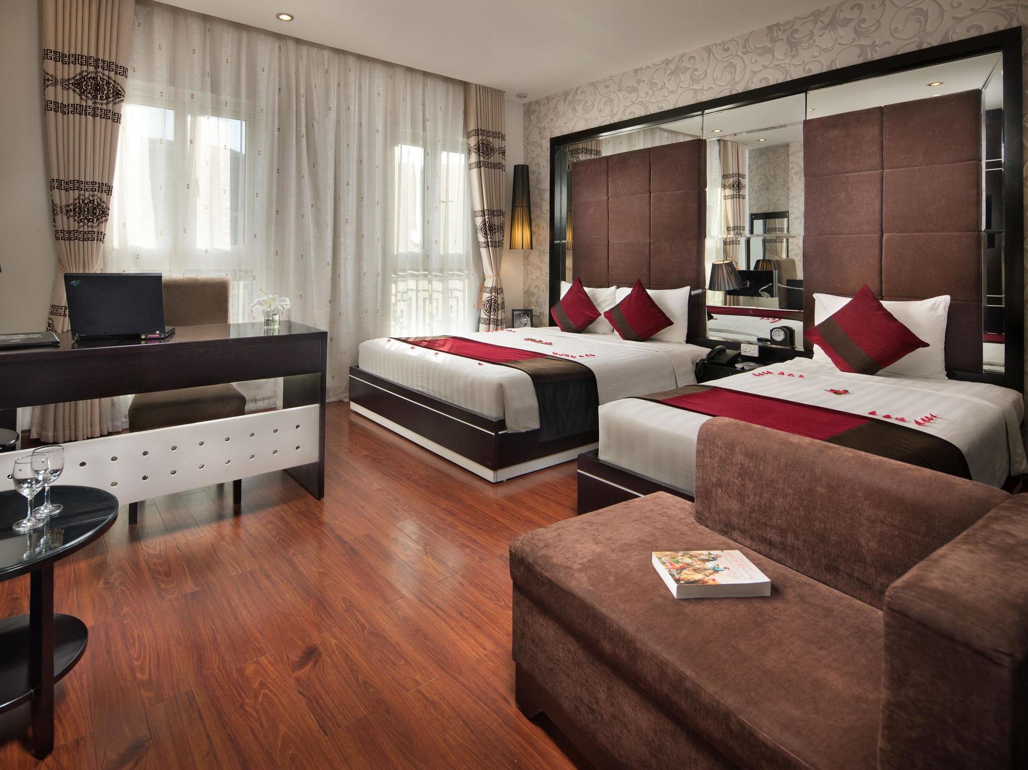 Silk & Hotel 3*
