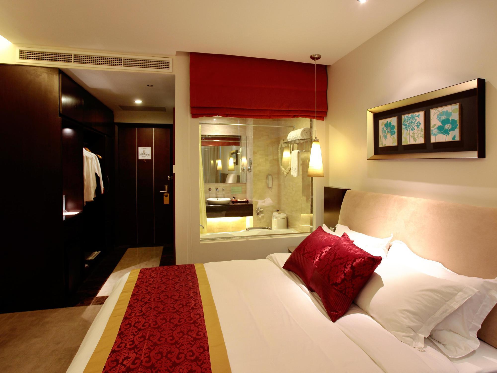 The Club & Residences Hotel
