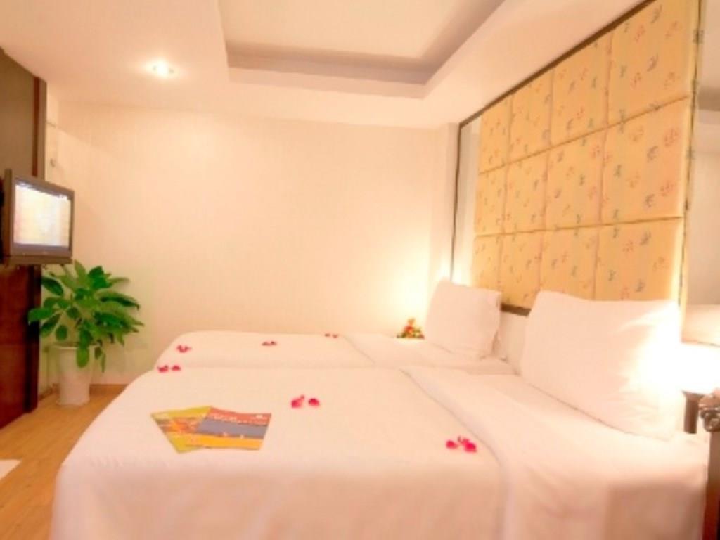 Rising Dragon Hotel 3*