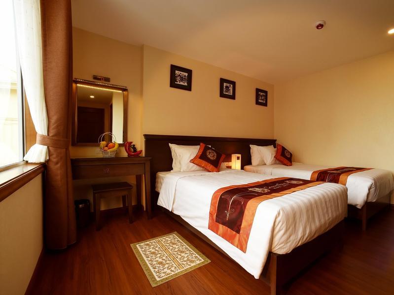 Centre Point Hotel