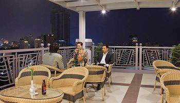 Adamas Khách sạn 3*