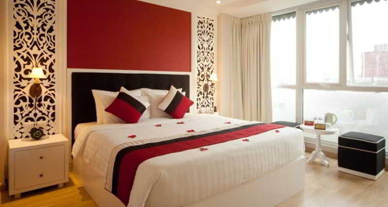Hotel Lavender & 4*