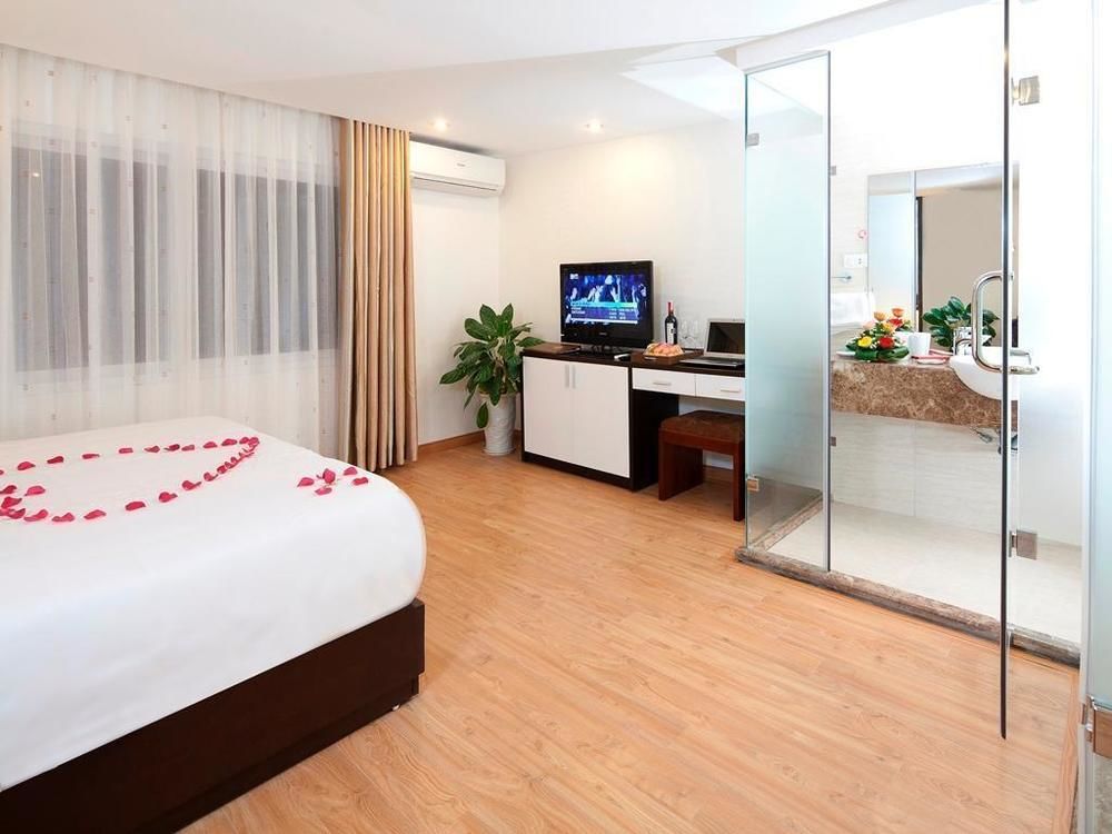 Rising Dragon Hotel 3*