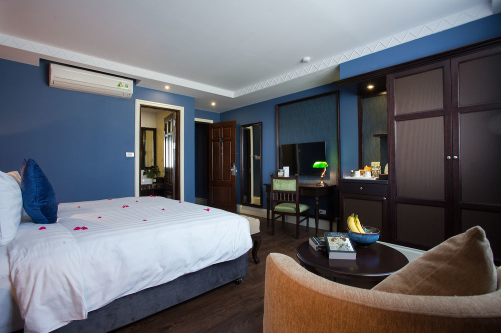 Khách sạn O'gallery Premier & 4*
