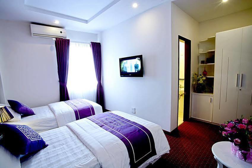 Lavish Centre 3*