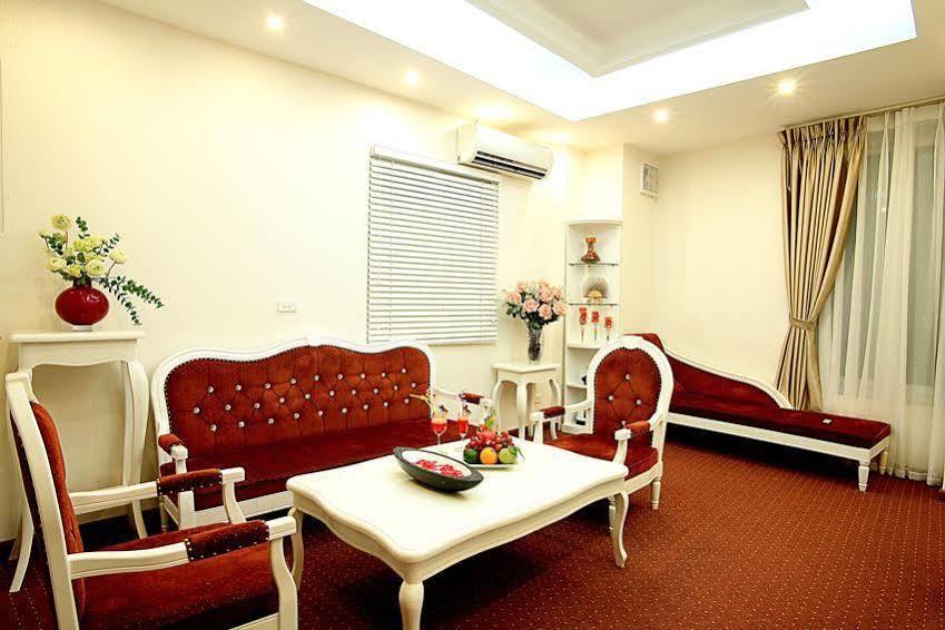 Lavish Centre 3*