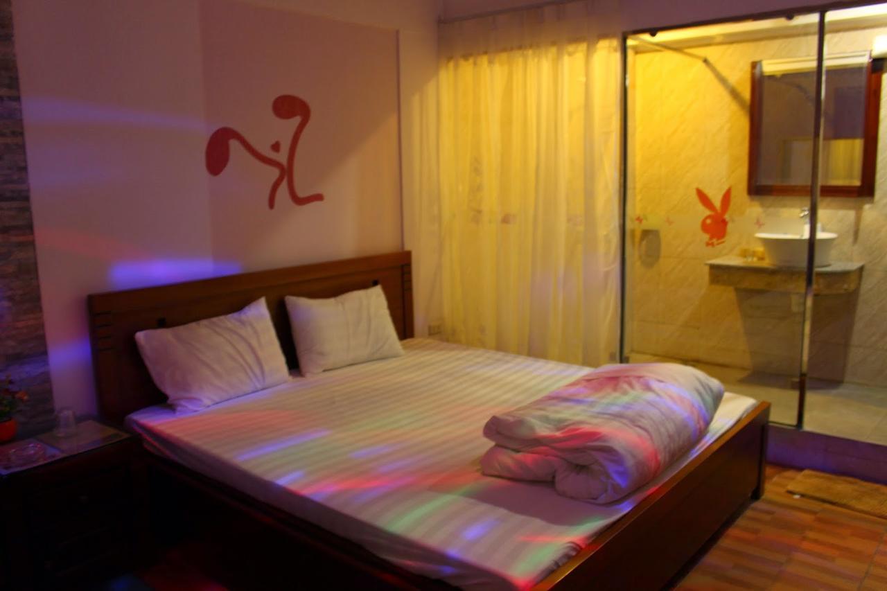 Sac Mau Playboy Motel *
