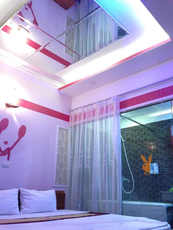 Motel Sac Mau Playboy Hanoi