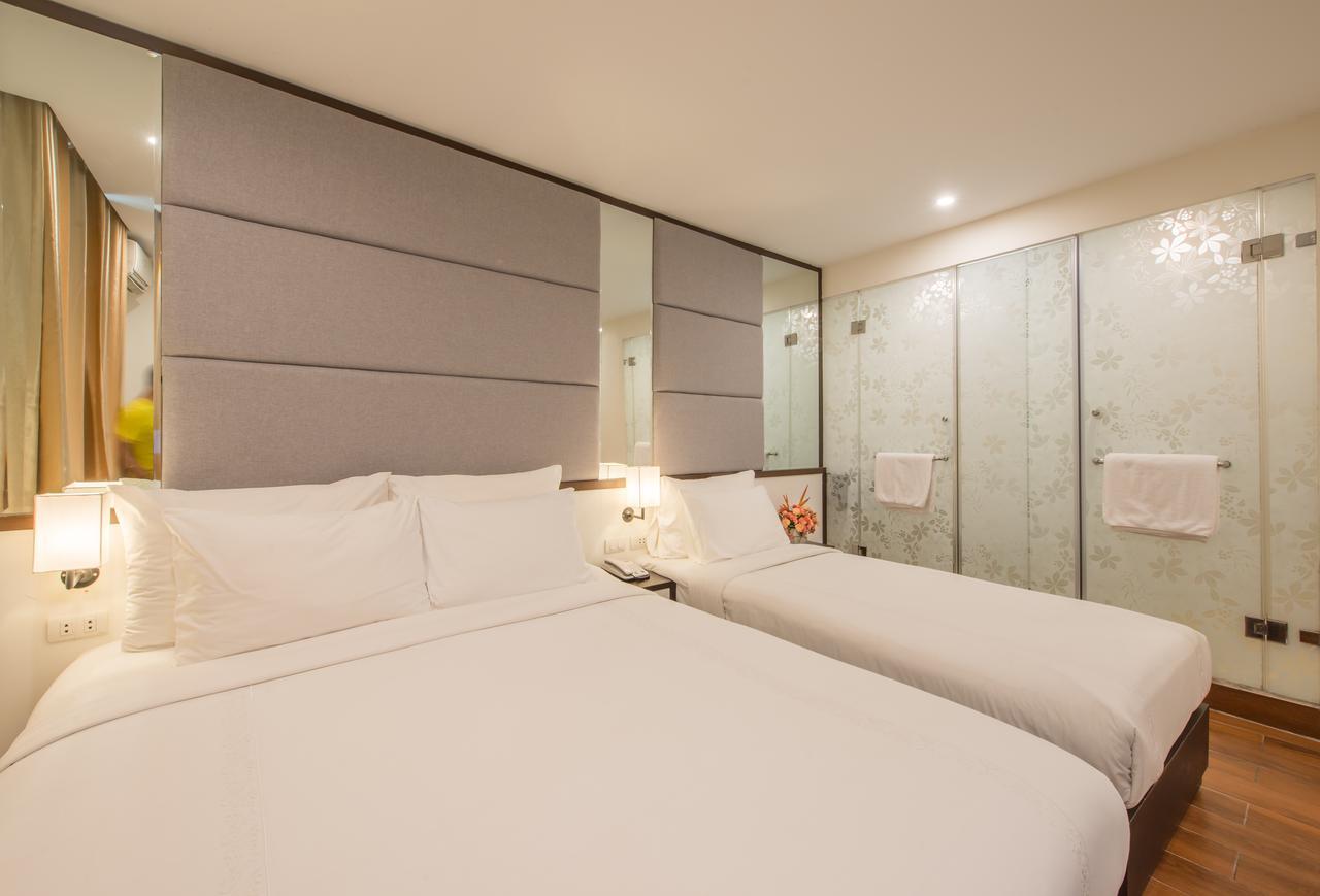 Hotel Rising Dragon