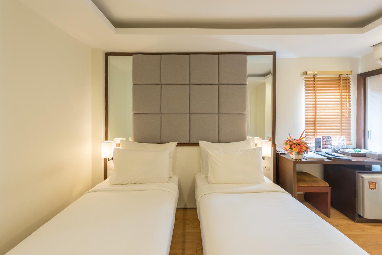 Hotel Rising Dragon 3*