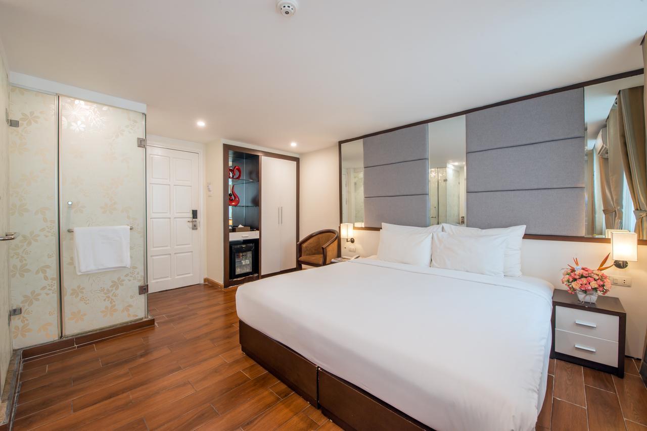 Rising Dragon Hotel 3*