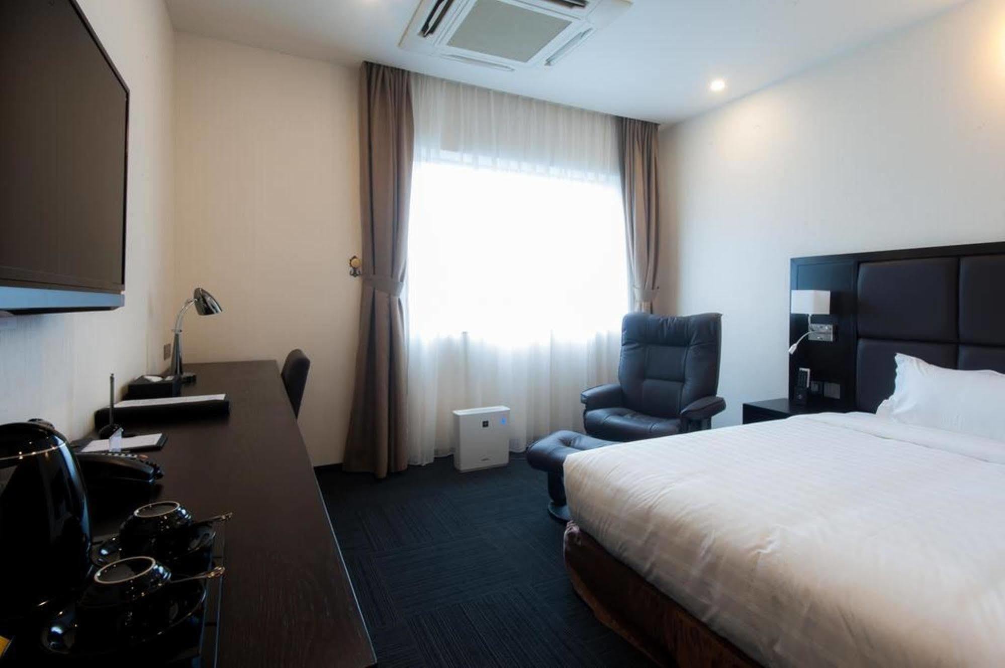 Sakura Hotel 2*