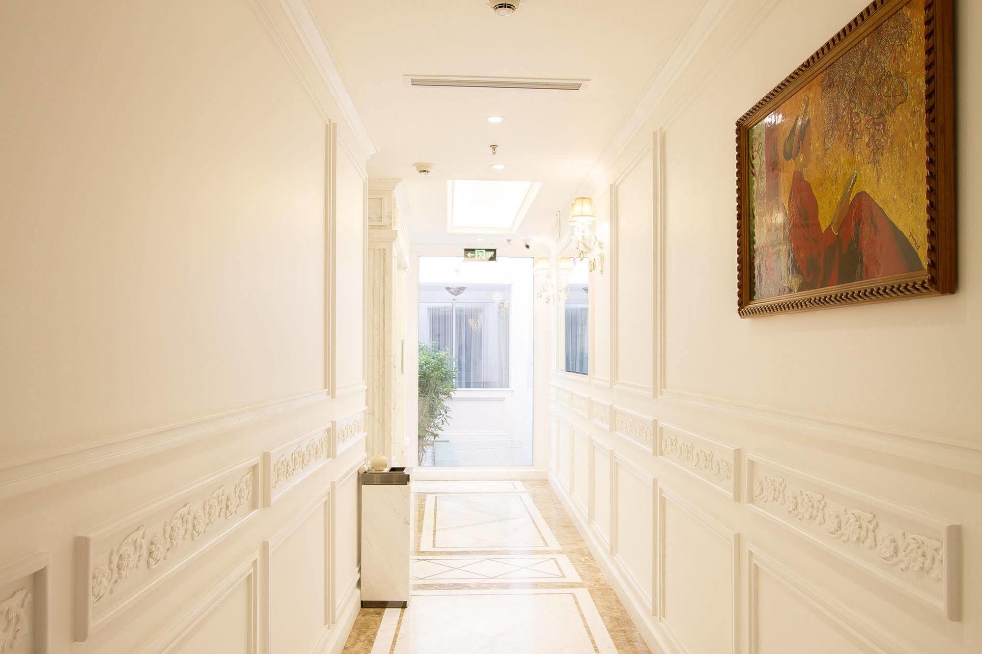 Silk Path Boutique 4*