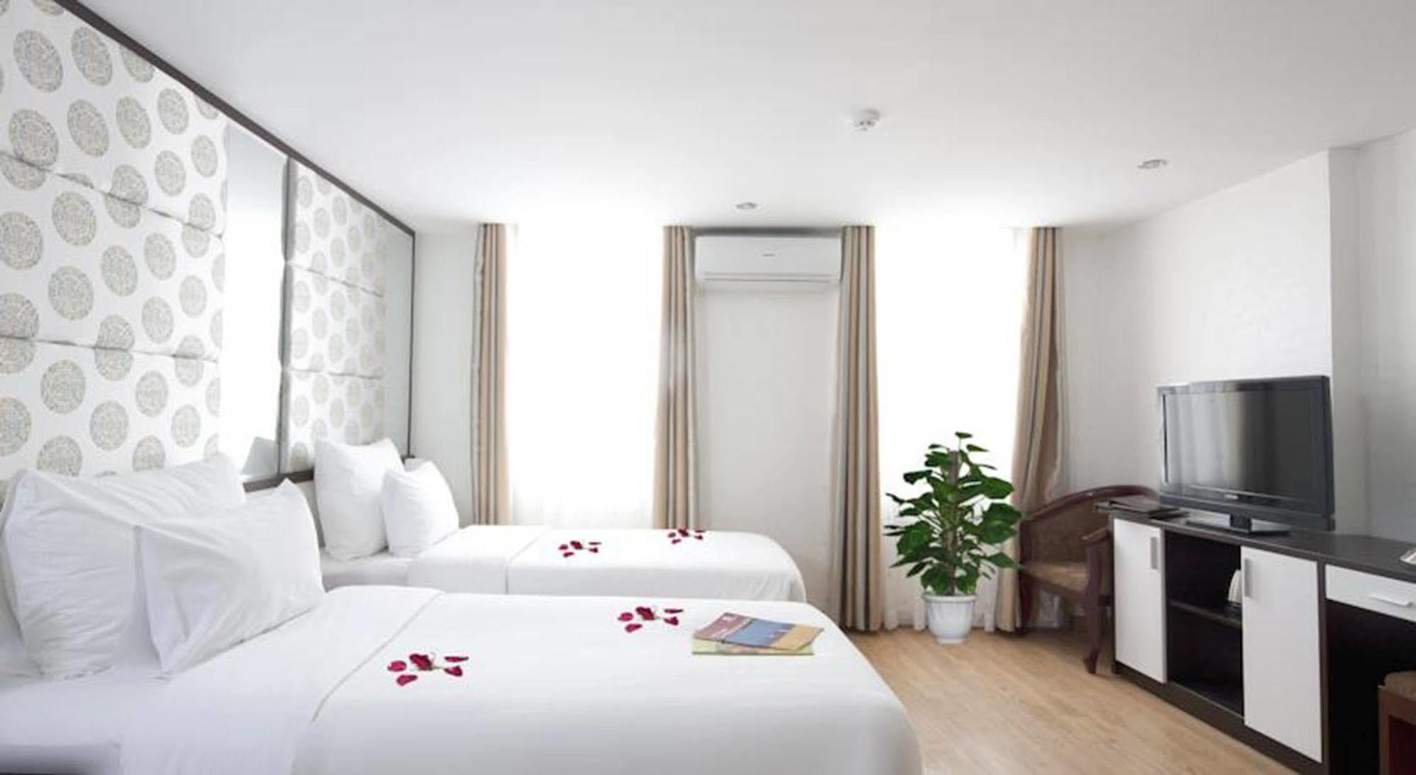 Hotel Rising Dragon