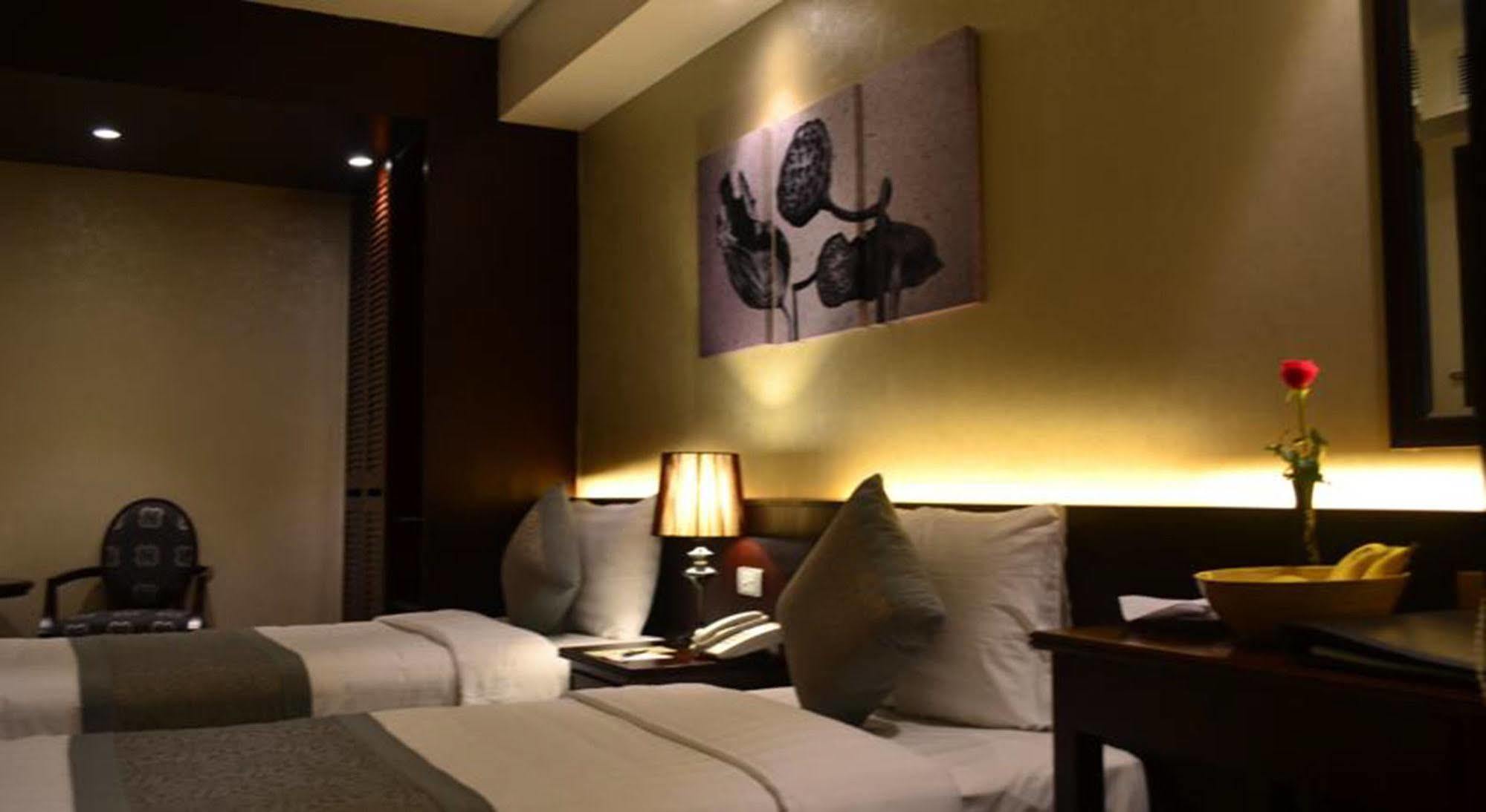 Rising Dragon 3* Hanoi