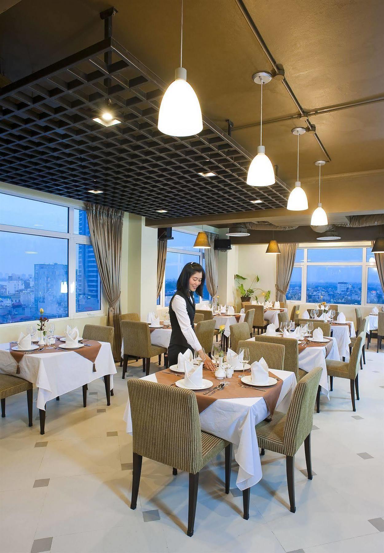 Khách sạn Adamas 3*