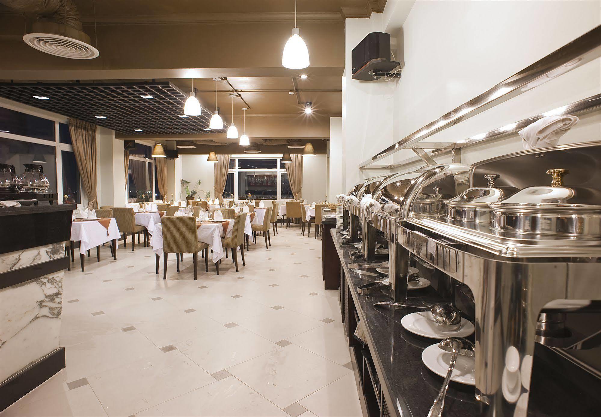Khách sạn Adamas 3*