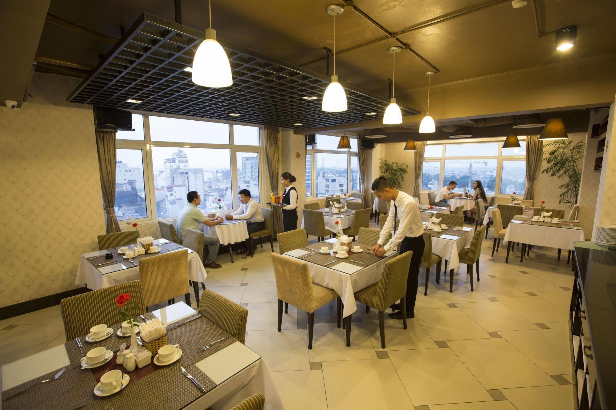 Khách sạn Adamas 3*