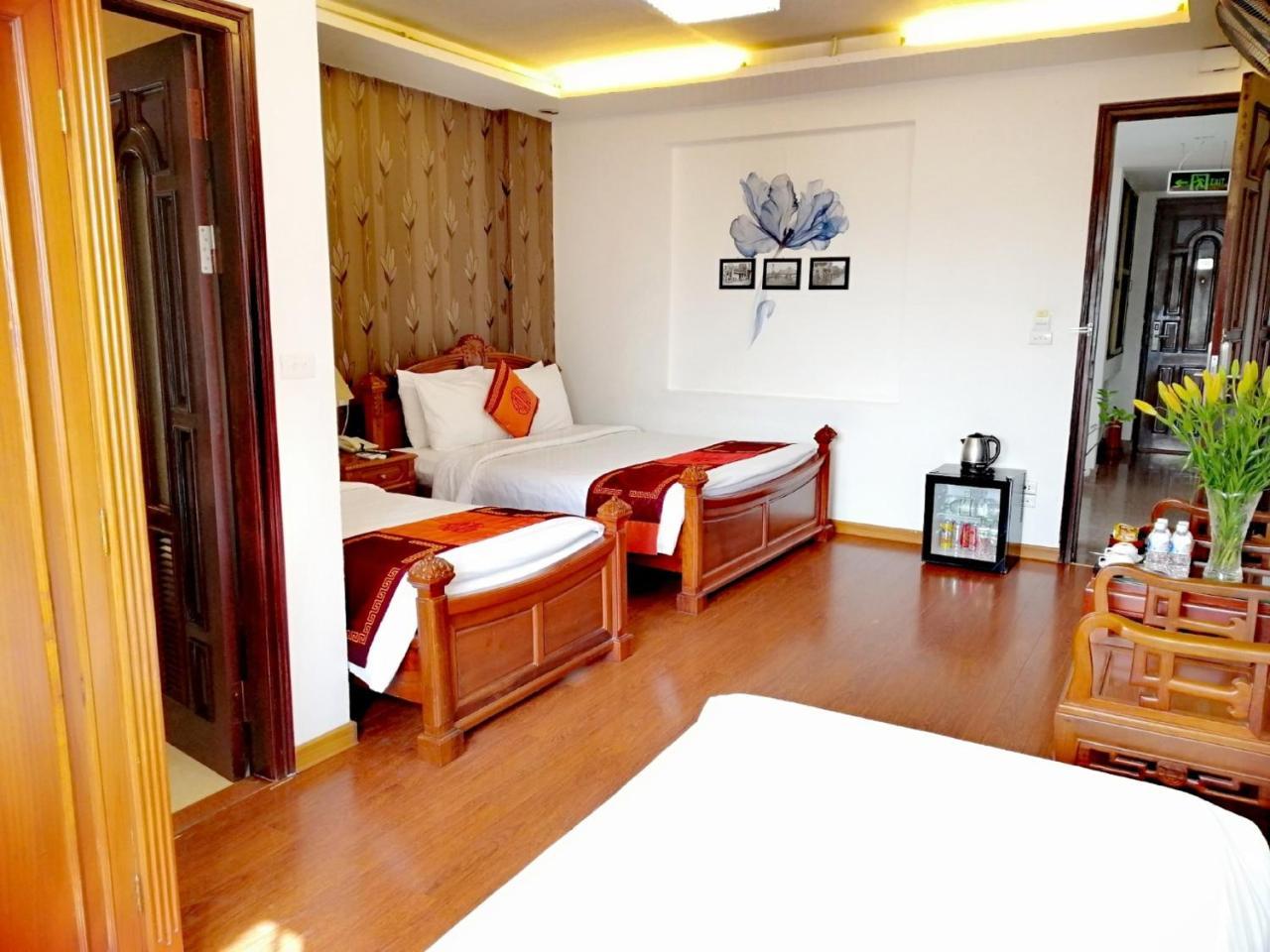Phoenix Palace Hotel 3*