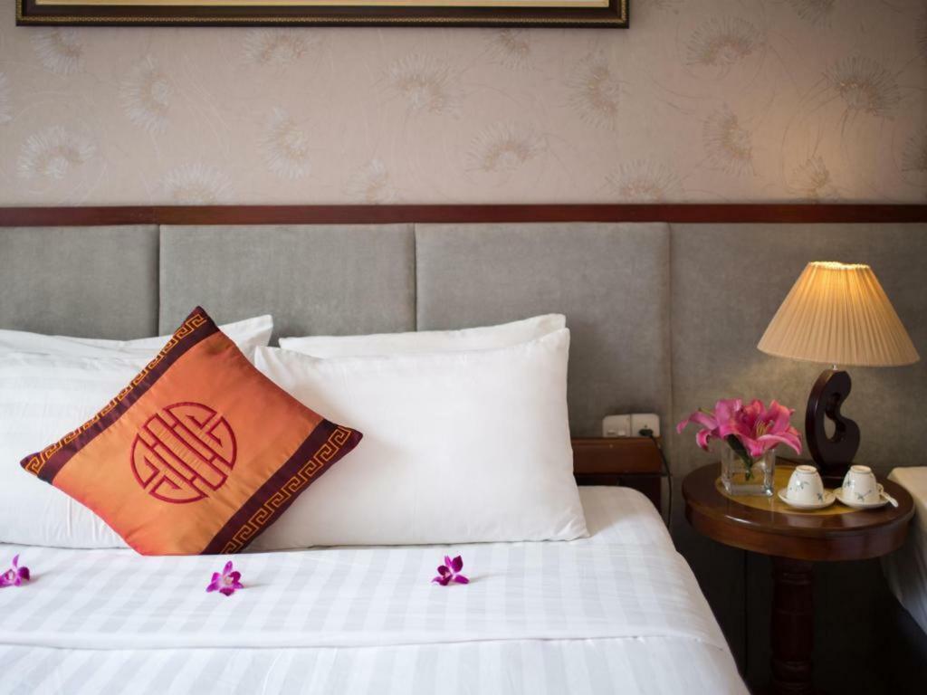 Hotel Sena & Travel - Former Symphony 3*
