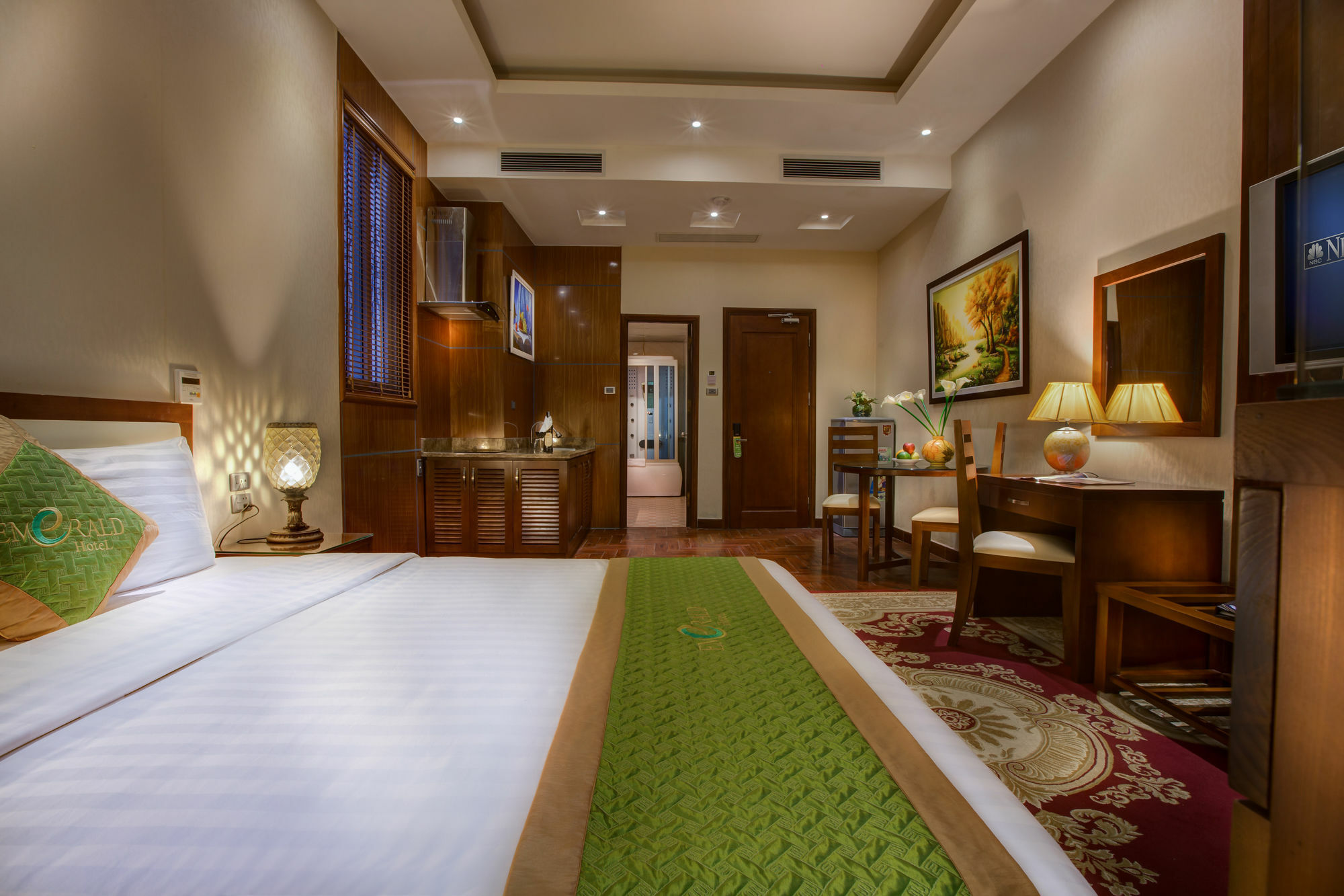 Emerald Boutique Hotel 4*