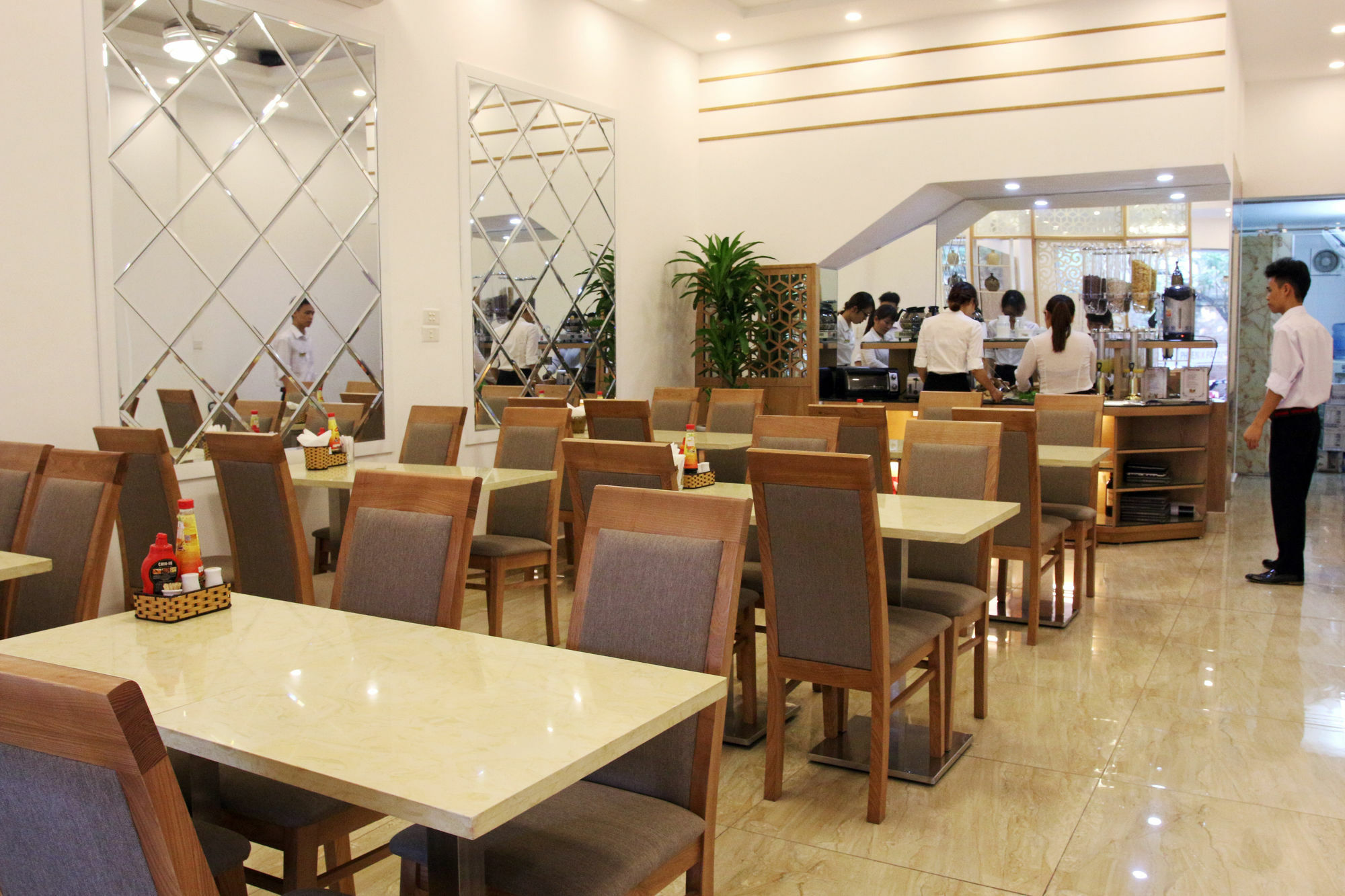 Phoenix Palace Hotel 3*