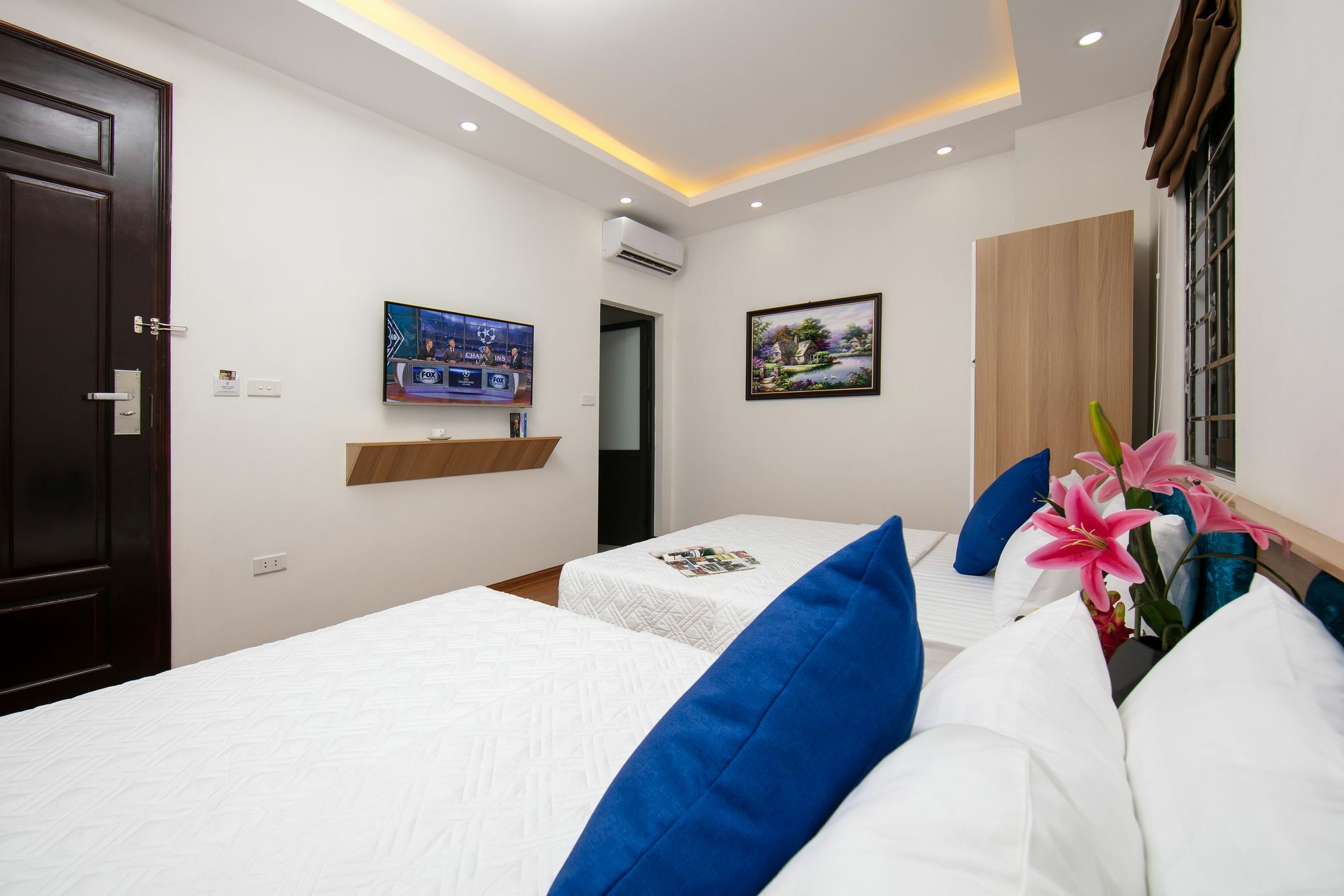 Golden Hotel