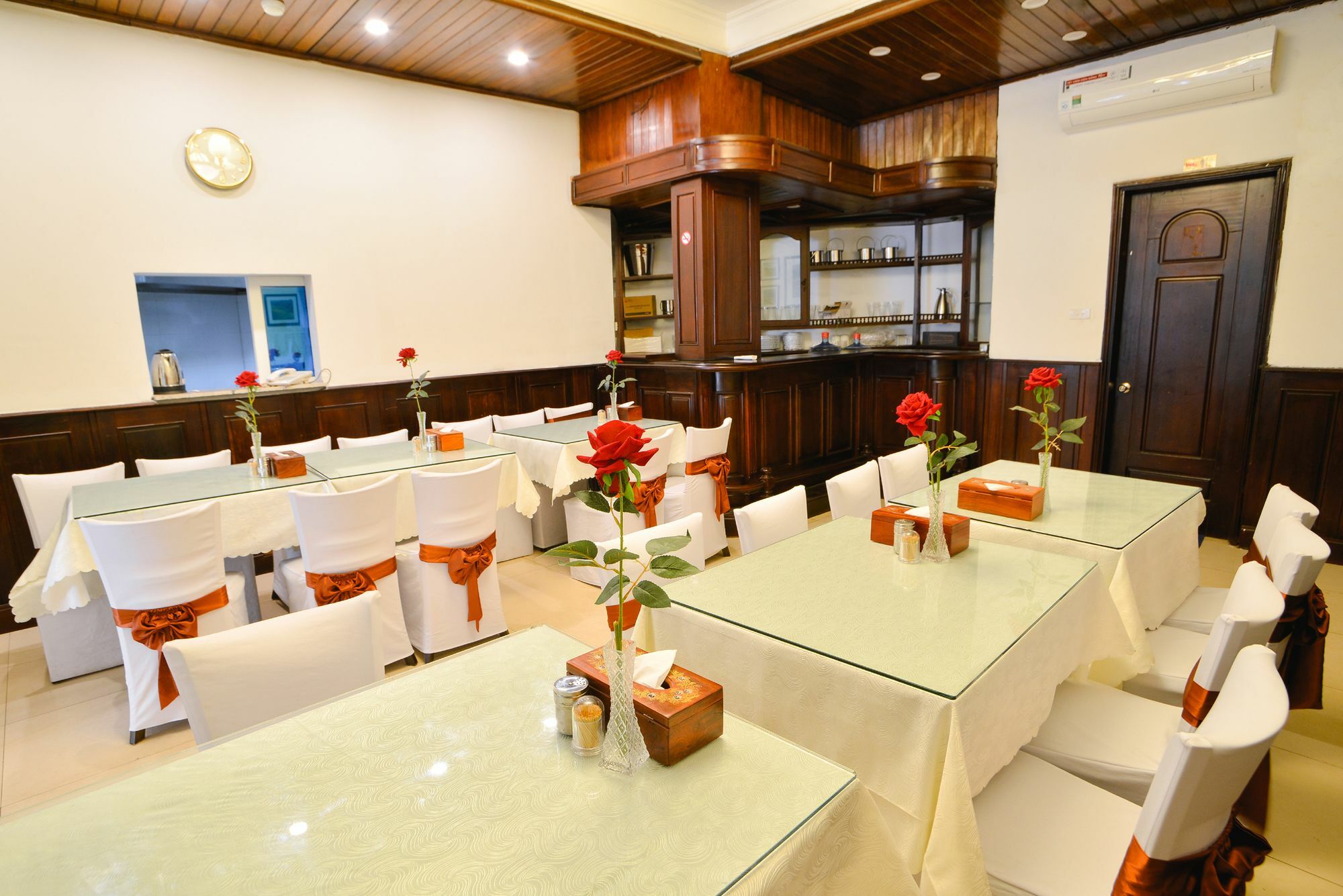 A25 - 96 Ba Trung Hotel 2*