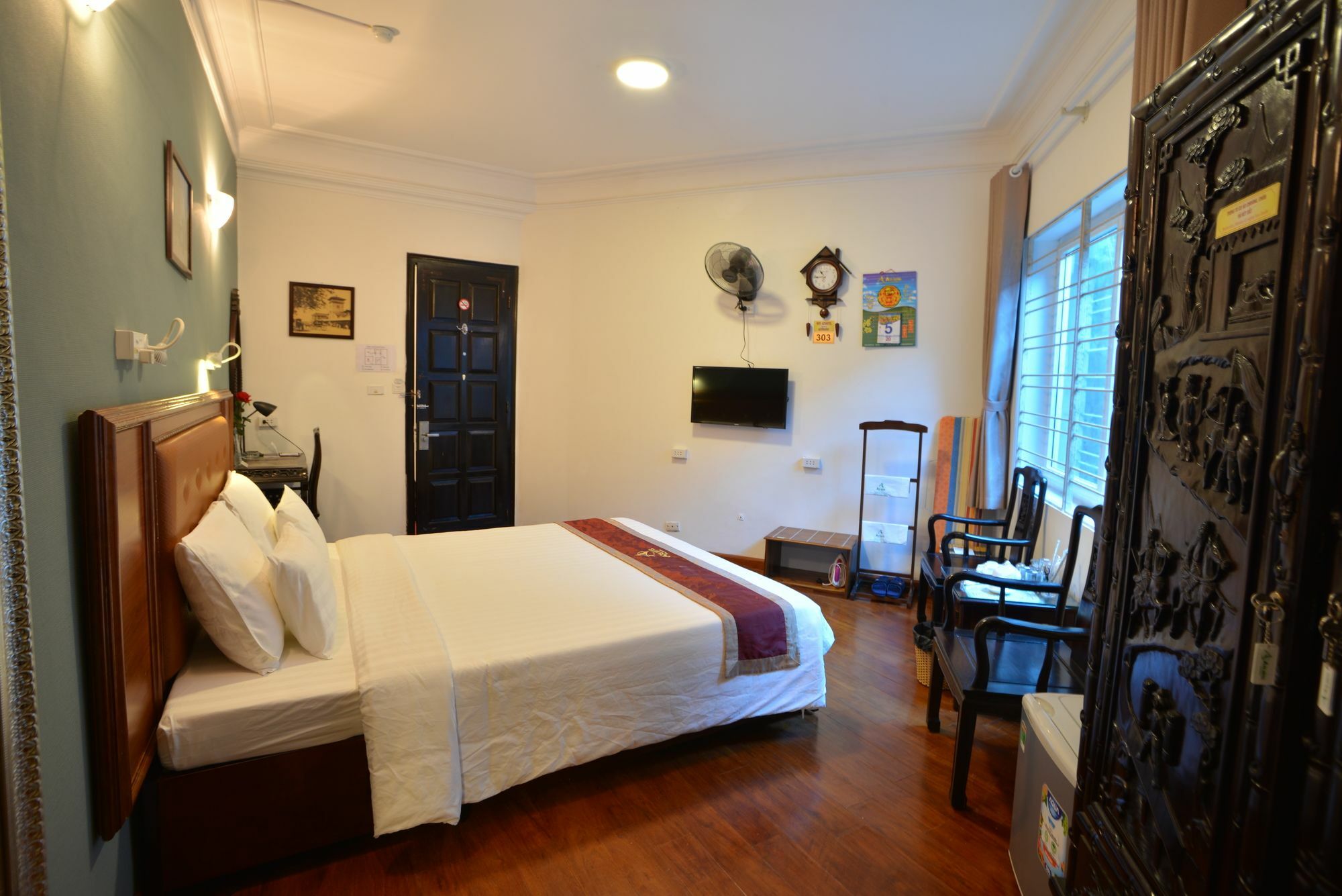 A25 - 96 Ba Trung Hotel 2*