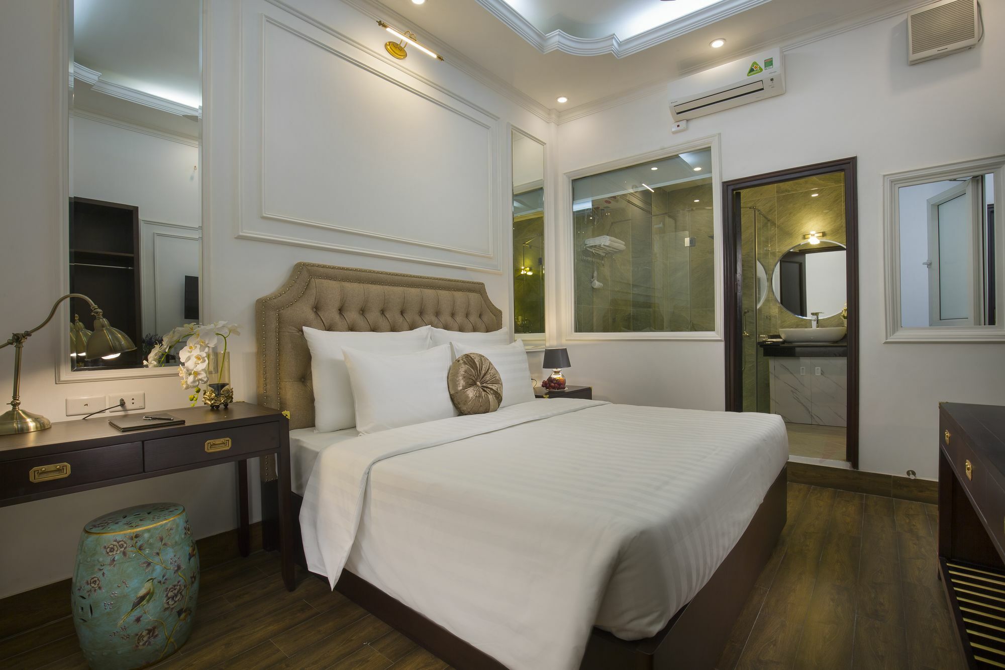 Golden Rooster Hotel