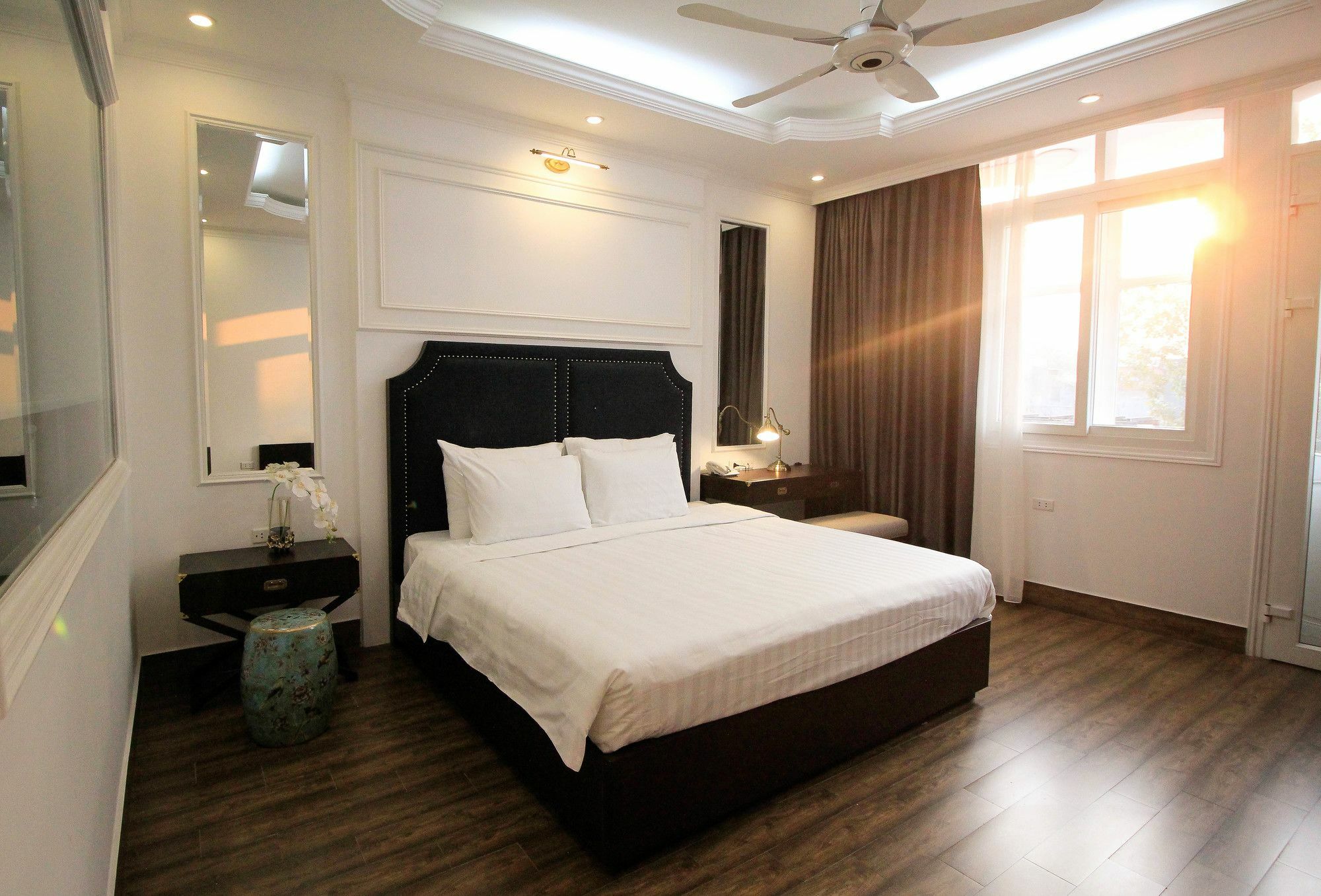 Golden Rooster Hotel