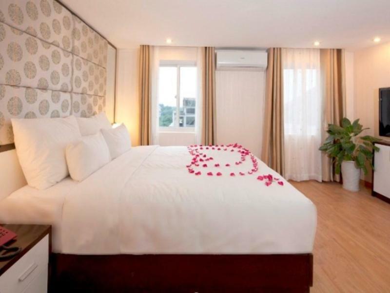 Hotel Rising Dragon