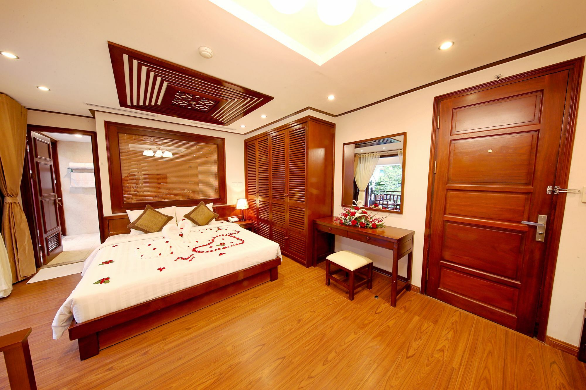 Nostalgia & 3* Hanoi