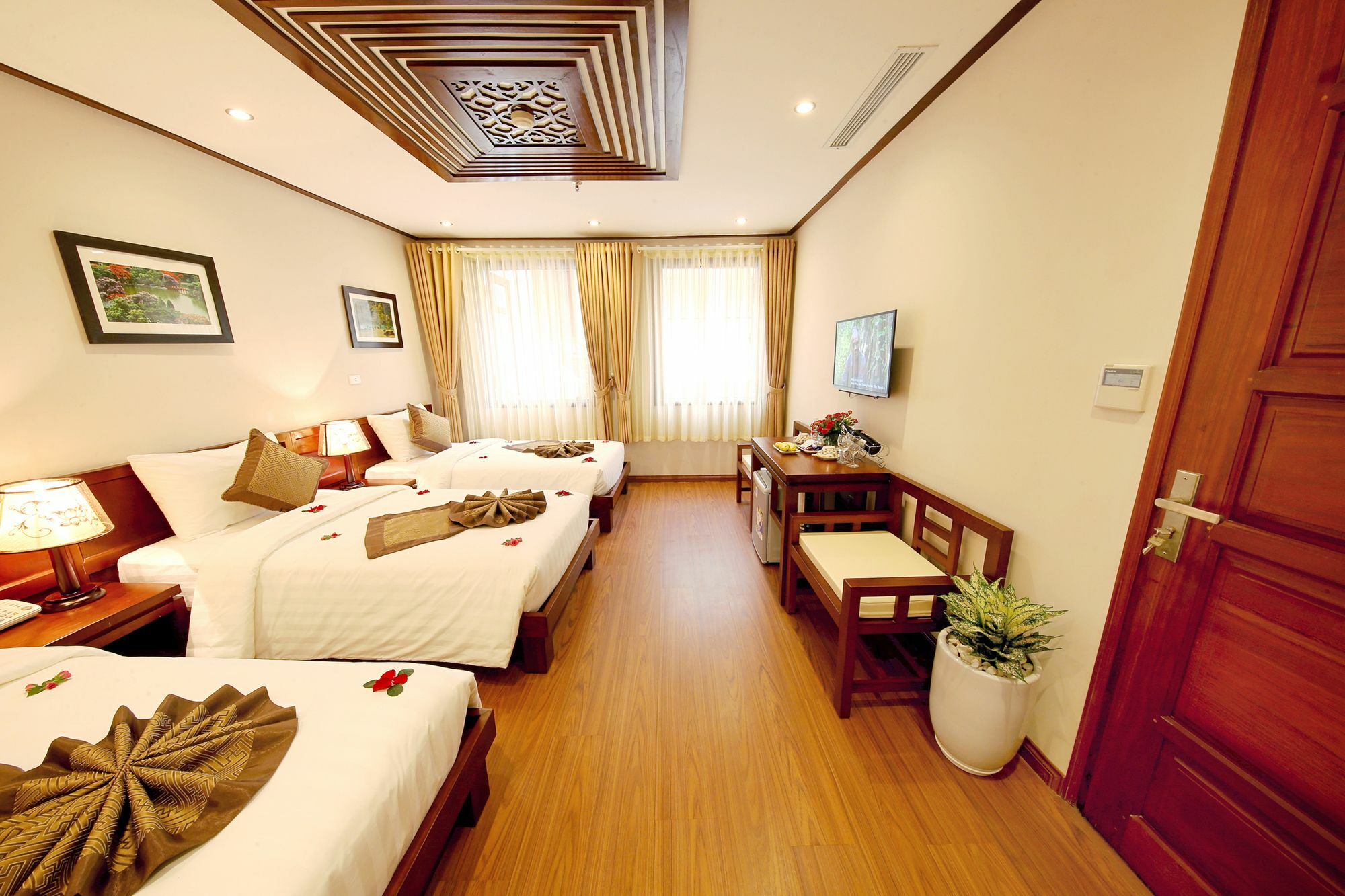 Hotel Nostalgia & 3*