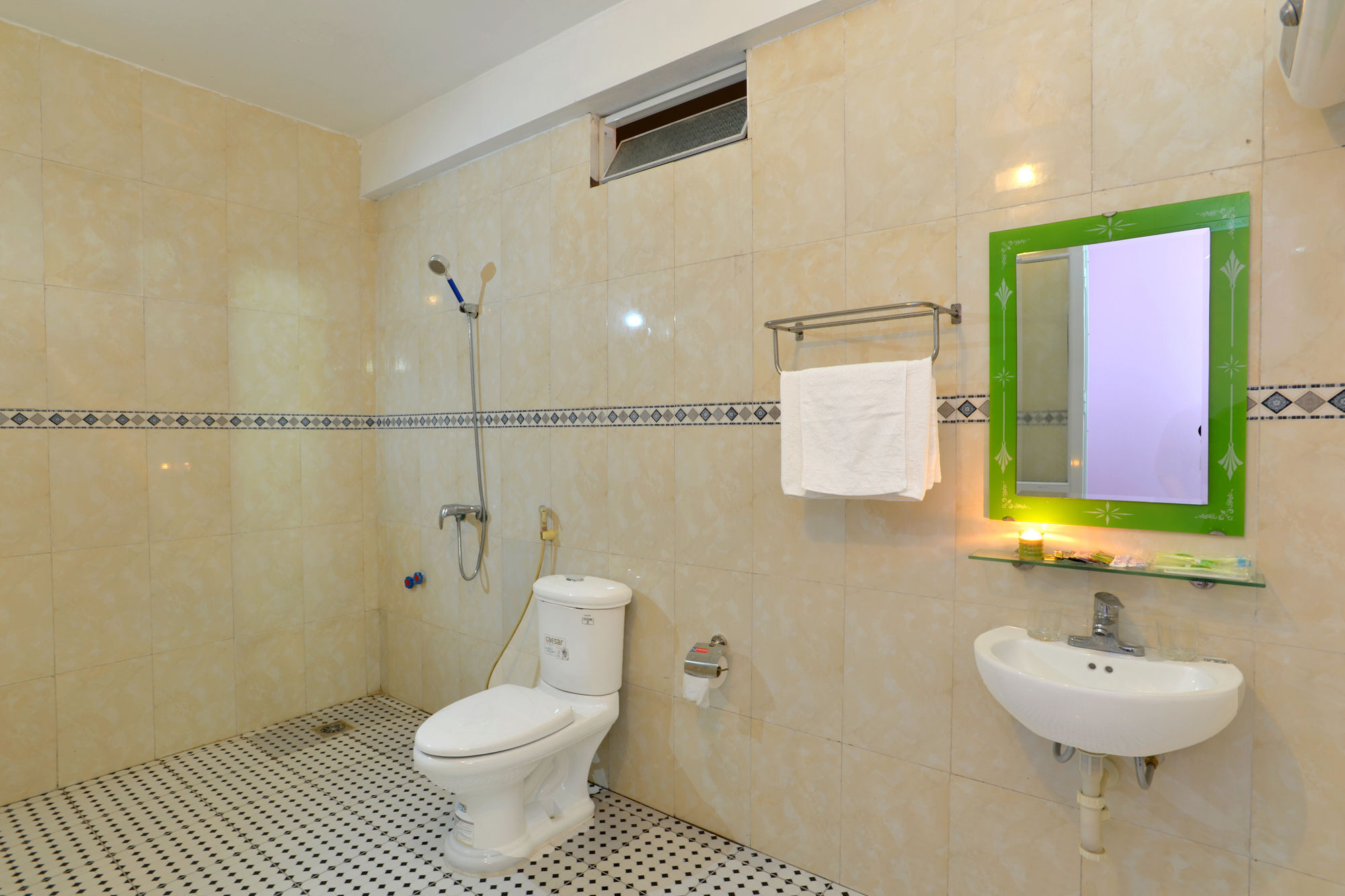Hotel Noi Bai Hanoi