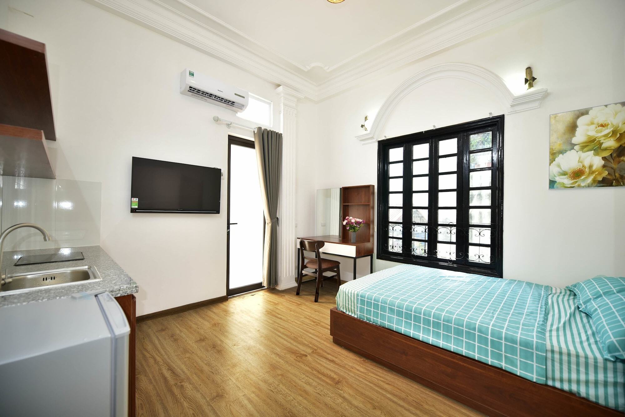 Lily Tay Ho Aparthotel Hanoi