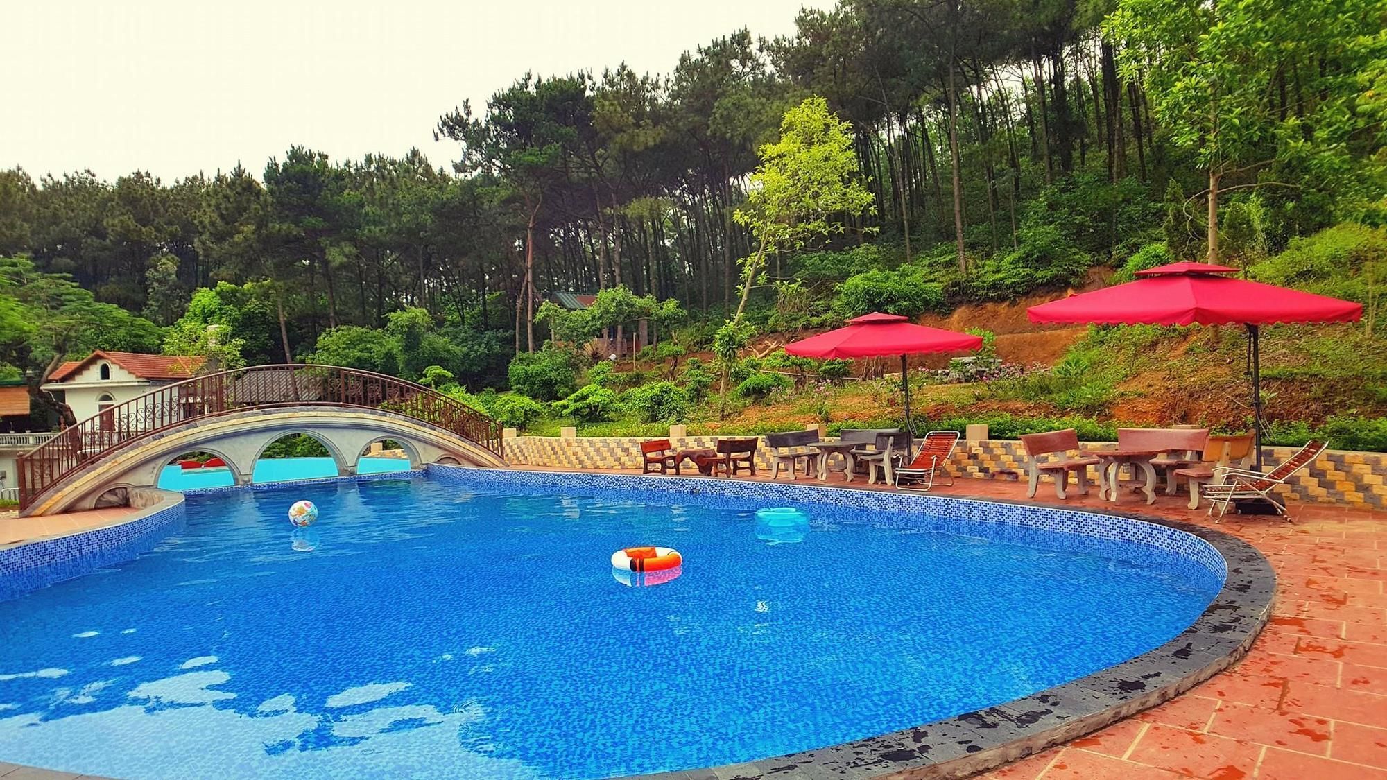 Rung Thong Xanh Resort Hanoi