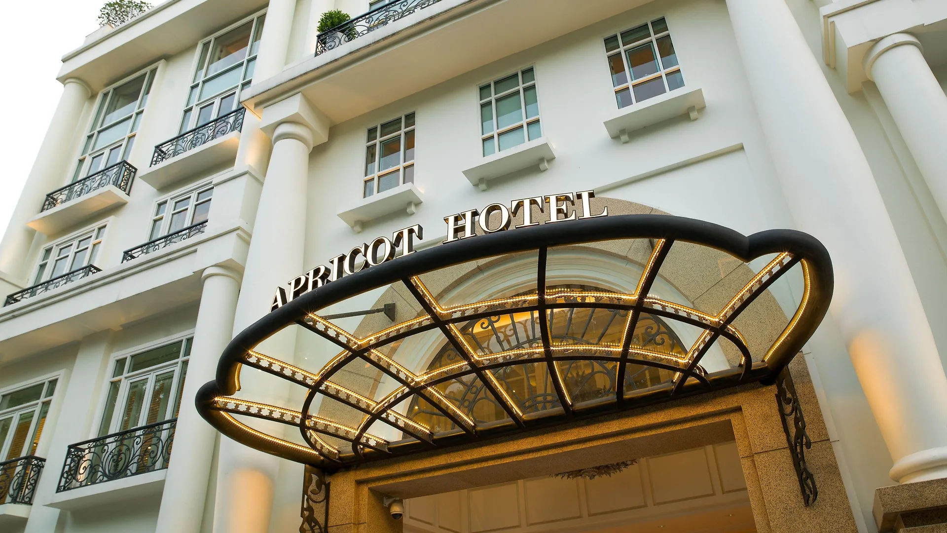 Top Hotels in Hoan Kiem for Every Traveler