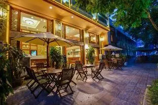 Top Hotels to Stay in Hanoi Old Quarter